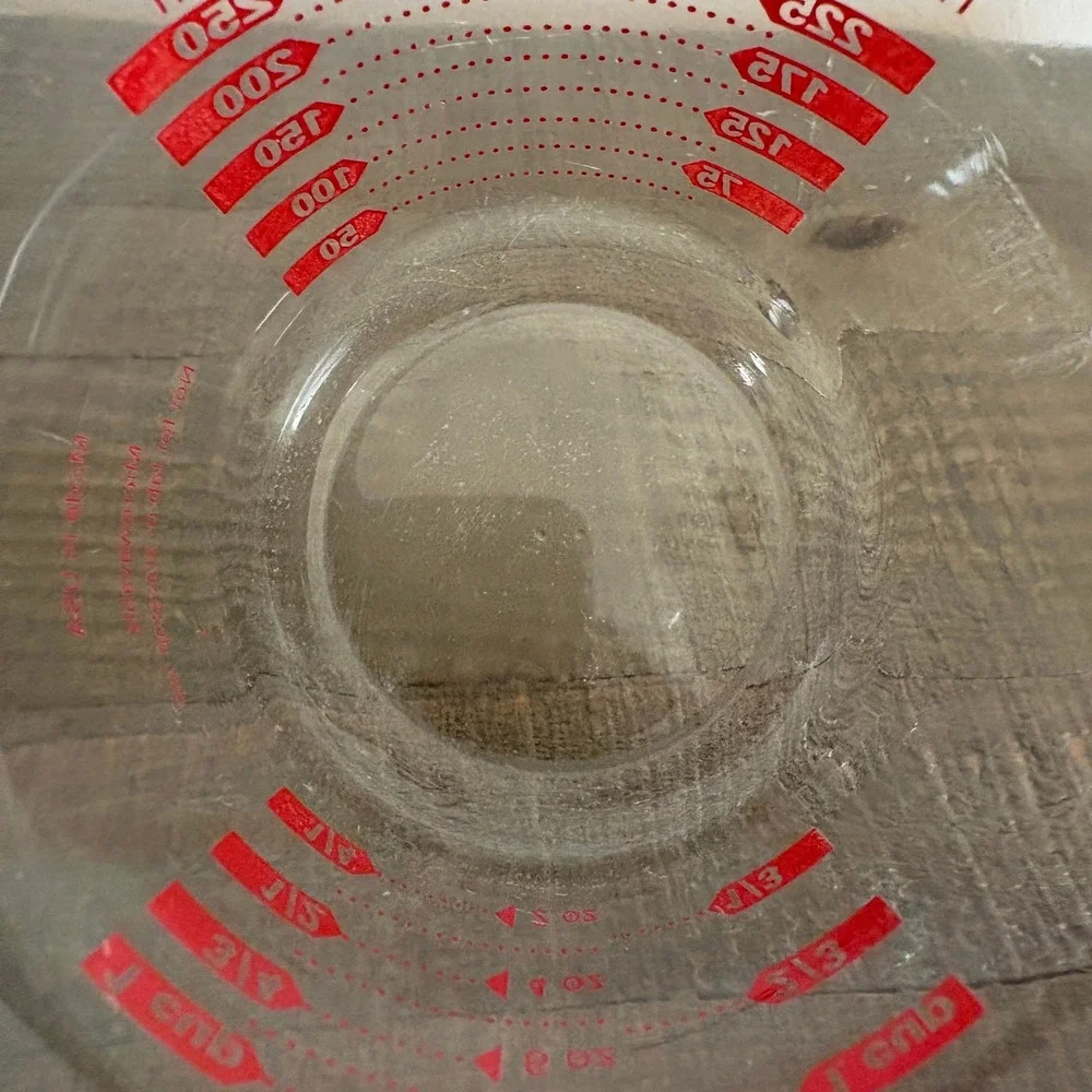 Pyrex glass measuring